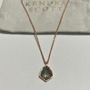Kendra Scott drop necklace